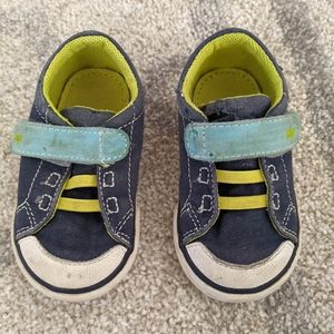 See Kai run tennis shoes